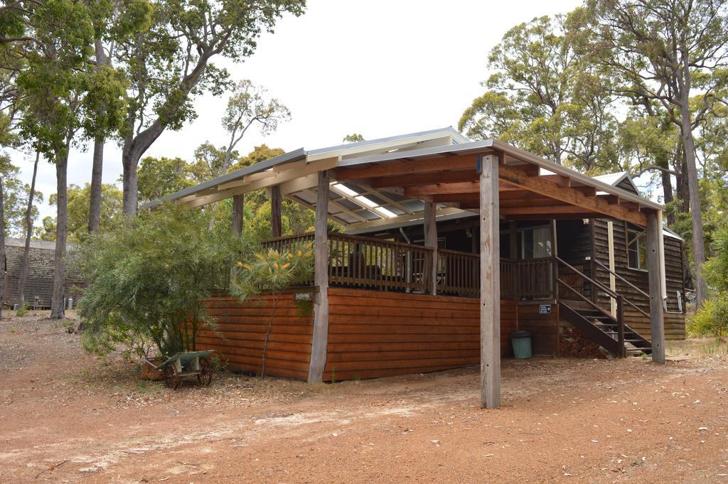 Jarrah Glen Cabins แนนนัป ภายนอก รูปภาพ