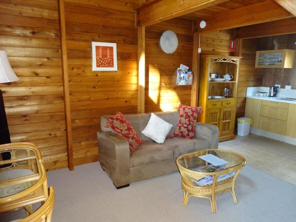 Jarrah Glen Cabins แนนนัป ภายนอก รูปภาพ